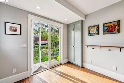 1066 Bayview Ave, Oakland, CA 94610 - Photo 17