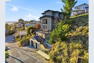 107 Dolphine Ave, El Granada, CA 94018 - Photo 3