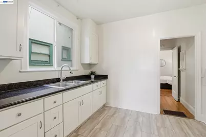 1424 Hampel St, Oakland, CA 94602 - Photo 17