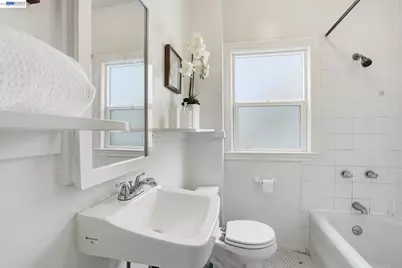 1424 Hampel St, Oakland, CA 94602 - Photo 29