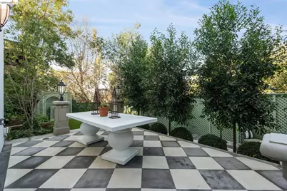 906 Paramount Rd, Oakland, CA 94610 - Photo 55