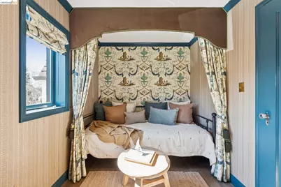 906 Paramount Rd, Oakland, CA 94610 - Photo 39