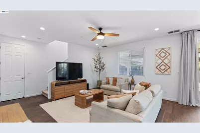 17691 Brandeis Ct, Lathrop, CA 95330 - Photo 9