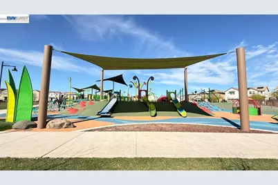 17691 Brandeis Ct, Lathrop, CA 95330 - Photo 25