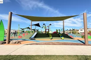 17691 Brandeis Ct, Lathrop, CA 95330 - Photo 25