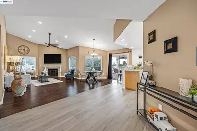 2101 Portside Ct, Discovery Bay, CA 94505 - Photo 3