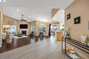 2101 Portside Ct, Discovery Bay, CA 94505 - Photo 3