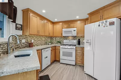 2101 Portside Ct, Discovery Bay, CA 94505 - Photo 9