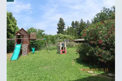 730 Stratford Avenue, Dixon, CA 95620 - Photo 35