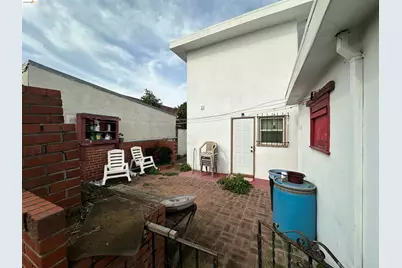2050 102nd Ave, Oakland, CA 94603 - Photo 3