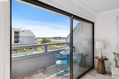 7 Embarcadero #204, Oakland, CA 94607 - Photo 11