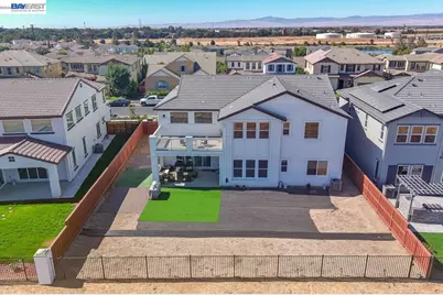 713 River Bend Dr, Lathrop, CA 95330 - Photo 43