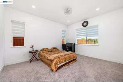 713 River Bend Dr, Lathrop, CA 95330 - Photo 35