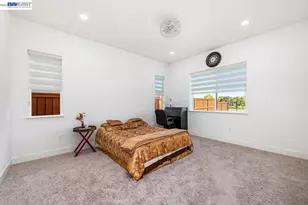 713 River Bend Dr, Lathrop, CA 95330 - Photo 35