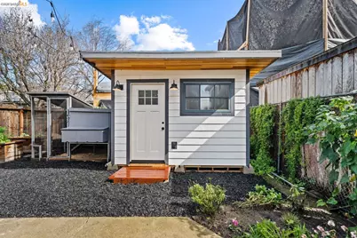 5812 Dover St, Oakland, CA 94609 - Photo 3