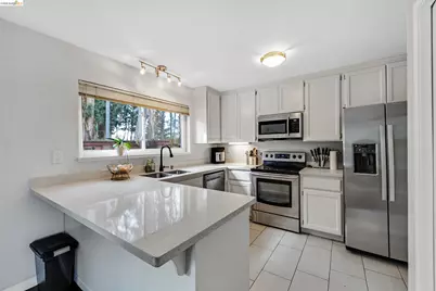 407 Vista Heights Rd, El Cerrito, CA 94530 - Photo 5