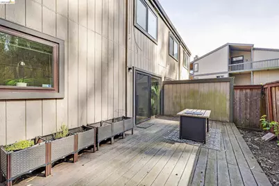 407 Vista Heights Rd, El Cerrito, CA 94530 - Photo 13