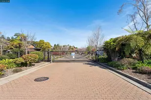 405 Centre Ct, Alameda, CA 94502 - Photo 3