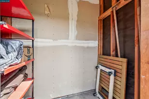 405 Centre Ct, Alameda, CA 94502 - Photo 31