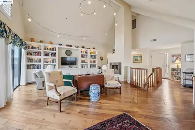 9 Regulus Court, Alameda, CA 94501 - Photo 5