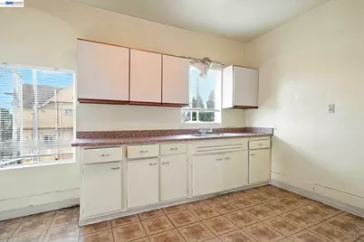 556-558 Alcatraz Ave, Oakland, CA 94609 - Photo 23