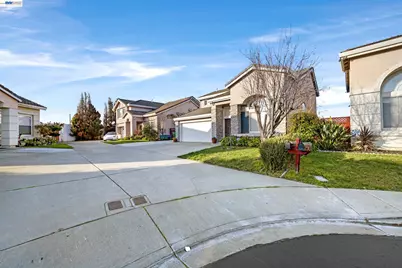 15100 Shining Star Ln, San Leandro, CA 94579 - Photo 17