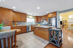 15100 Shining Star Ln, San Leandro, CA 94579 - Photo 7