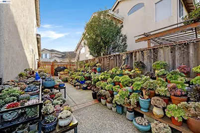 15100 Shining Star Ln, San Leandro, CA 94579 - Photo 15