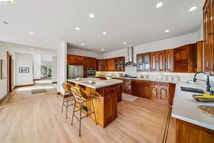 33 Somerset Rd, Oakland, CA 94611 - Photo 27