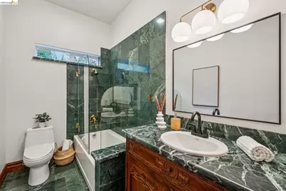 33 Somerset Rd, Oakland, CA 94611 - Photo 41