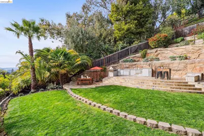 33 Somerset Rd, Oakland, CA 94611 - Photo 57