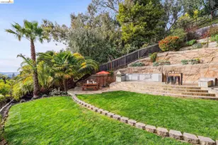 33 Somerset Rd, Oakland, CA 94611 - Photo 57