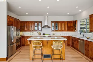 33 Somerset Rd, Oakland, CA 94611 - Photo 25