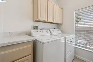 29341 Sandburg Way, Hayward, CA 94544 - Photo 37