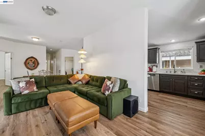 29341 Sandburg Way, Hayward, CA 94544 - Photo 15