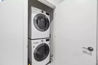 117 Uptown Cir, Oakland, CA 94607 - Photo 7