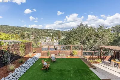 3386 Herrier St, Oakland, CA 94602 - Photo 31