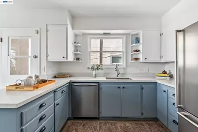 3386 Herrier St, Oakland, CA 94602 - Photo 23