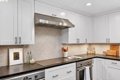 261 Silverado Ct, Oakland, CA 94605 - Photo 17