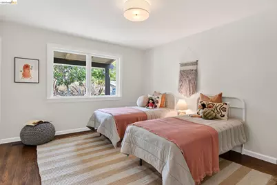 261 Silverado Ct, Oakland, CA 94605 - Photo 41