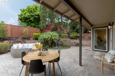 261 Silverado Ct, Oakland, CA 94605 - Photo 45