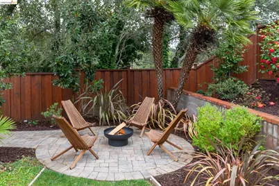 261 Silverado Ct, Oakland, CA 94605 - Photo 49