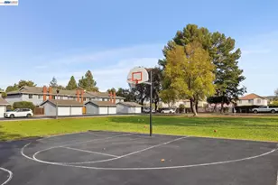 1475 St James Pkwy, Concord, CA 94521 - Photo 37