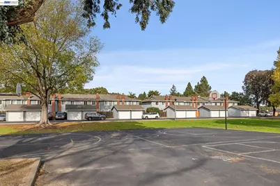 1475 Saint James Parkway, Concord, CA 94521 - Photo 35