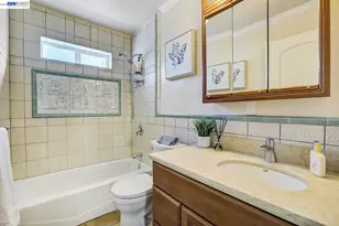 2635 10th St, Oakland, CA 94601 - Photo 17