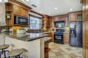 2635 10th St, Oakland, CA 94601 - Photo 21