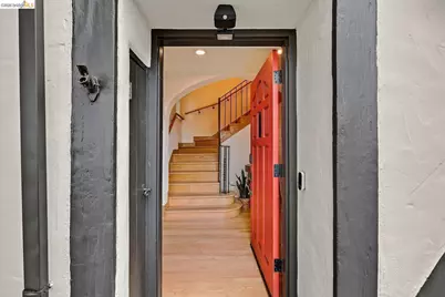 6344 Snake Rd, Oakland, CA 94611 - Photo 5