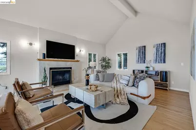 6344 Snake Rd, Oakland, CA 94611 - Photo 9