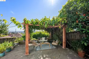 1989 Oakview Dr, Oakland, CA 94602 - Photo 5