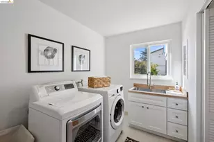 1989 Oakview Dr, Oakland, CA 94602 - Photo 41